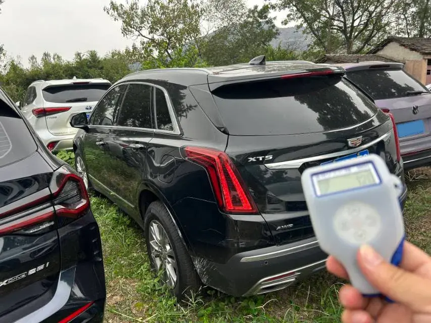 2021 CADILLAC XT5 thumbnail 4