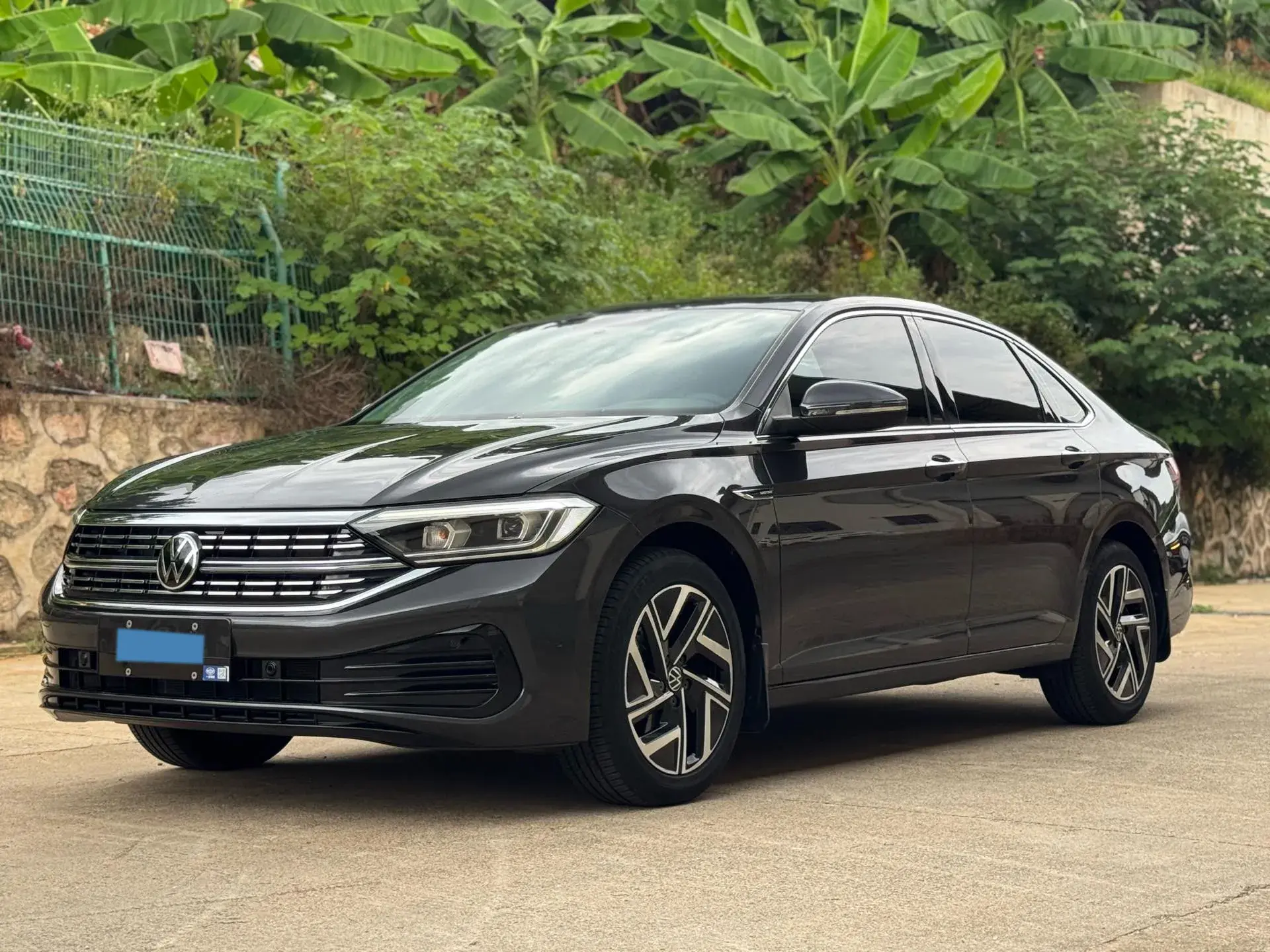 2023 VOLKSWAGEN SAGITAR view 1