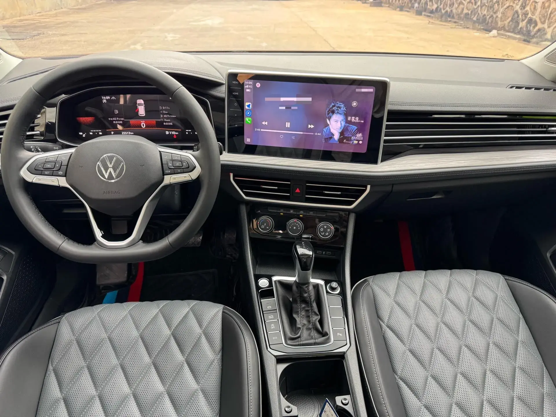 2023 VOLKSWAGEN SAGITAR thumbnail 4