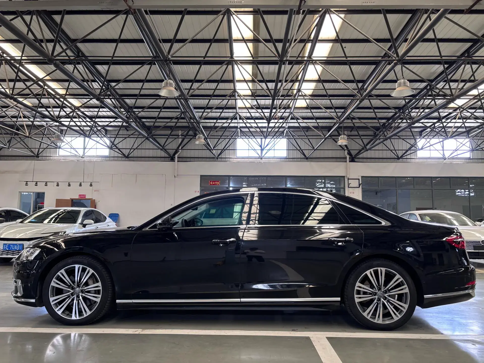 2019 AUDI A8 thumbnail 4