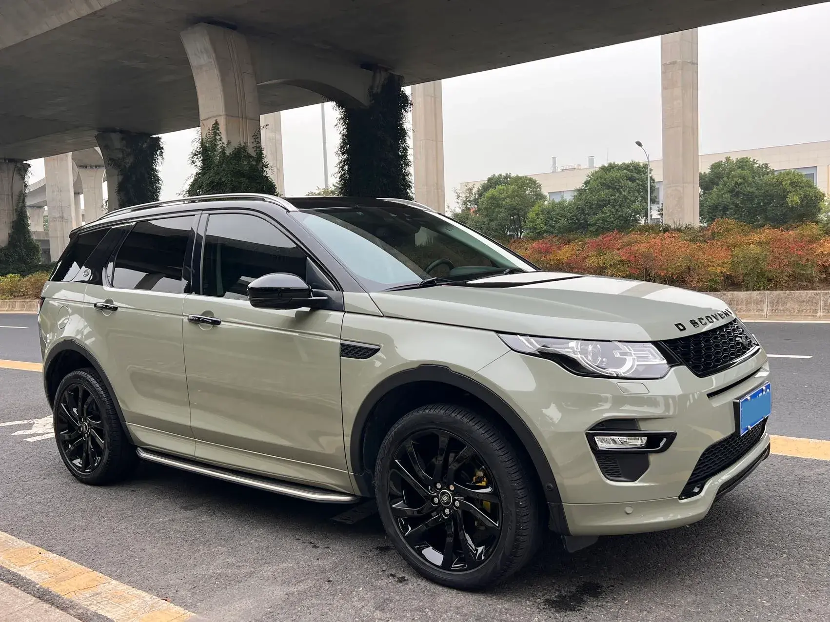 2019 LAND ROVER thumbnail 3