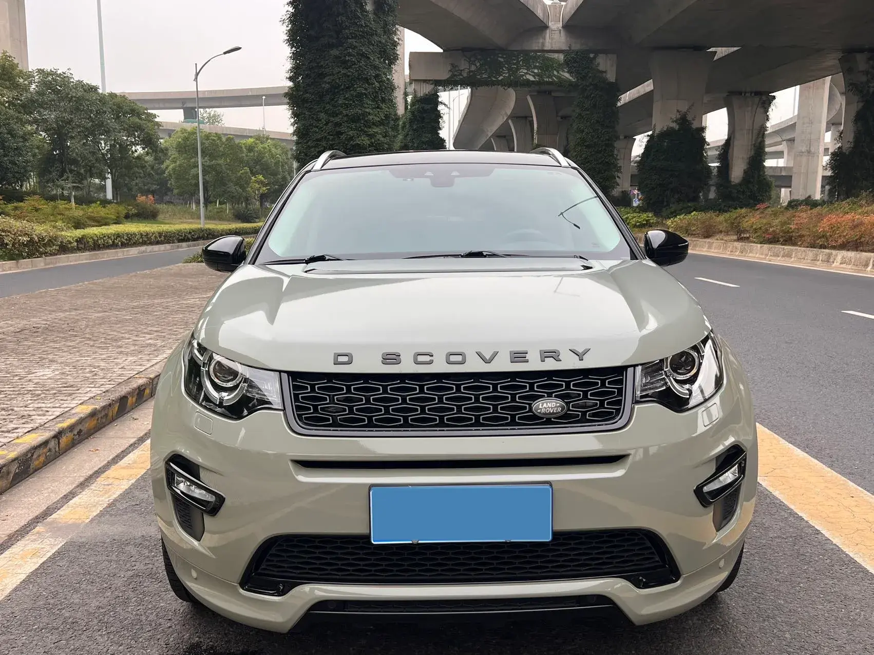 2019 LAND ROVER thumbnail 2