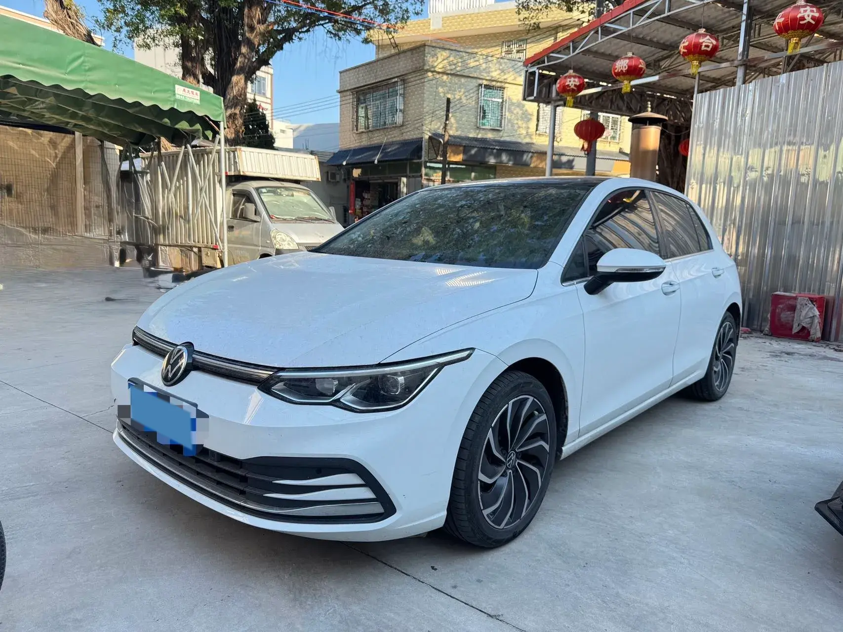 2023 VOLKSWAGEN GOLF view 1