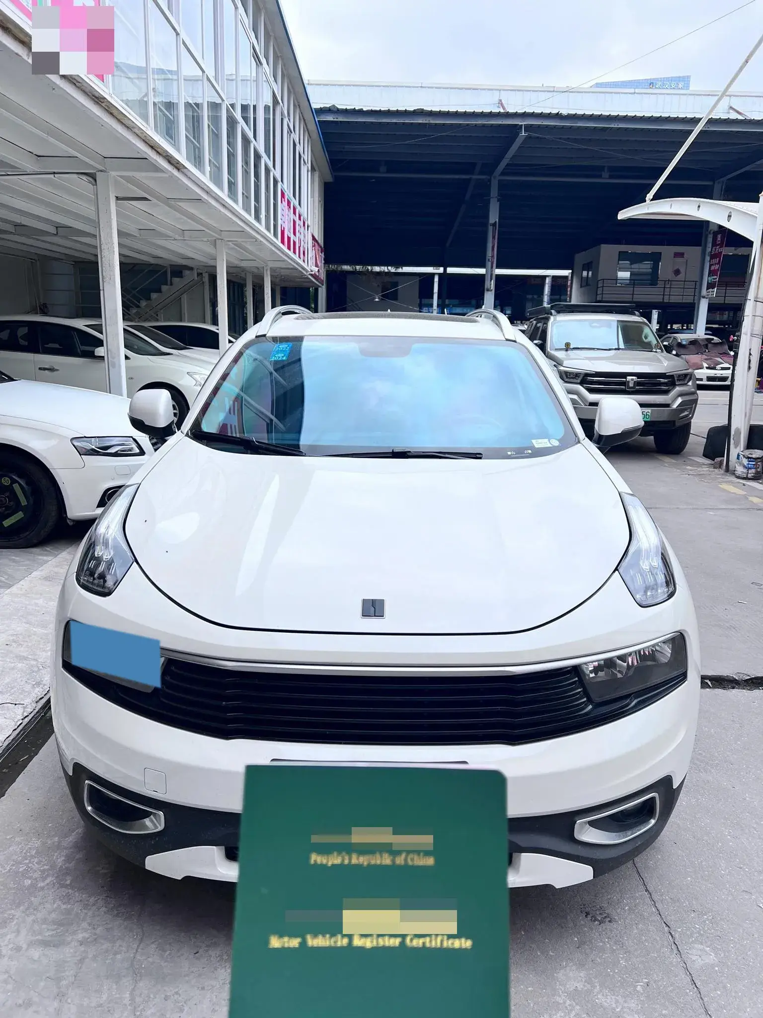 2017 LYNK&CO 01 thumbnail 2