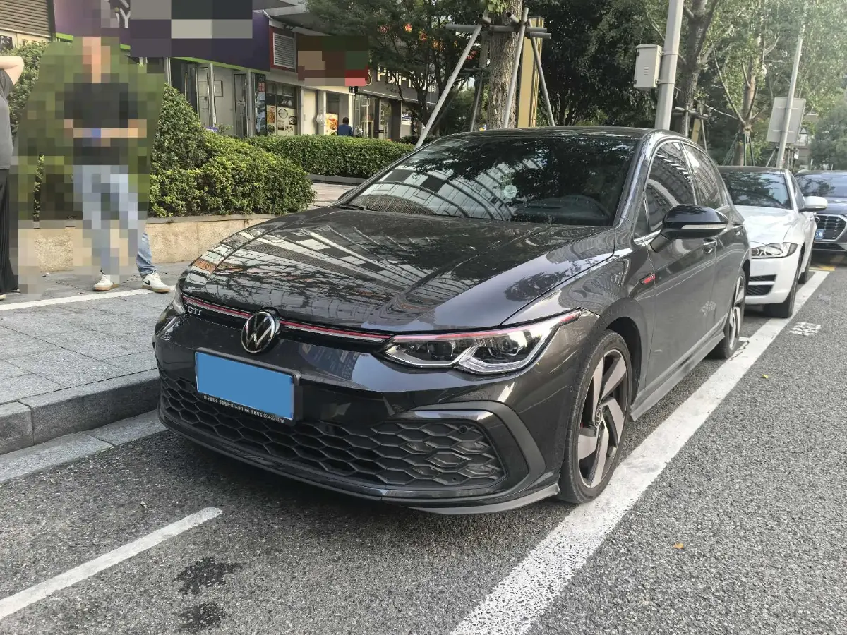 2025 Volkswagen GolfGTI 2.0T 220HP L4 7DCT