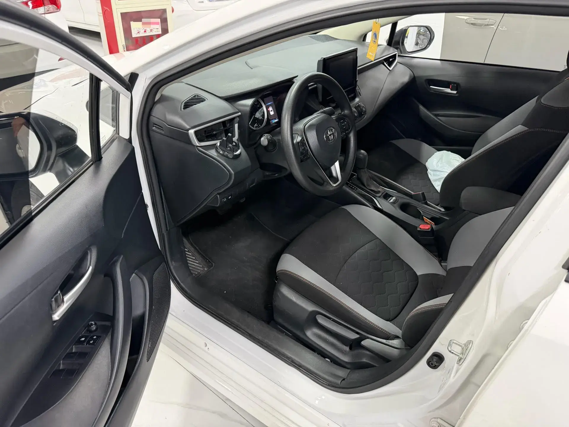 2022 TOYOTA COROLLA thumbnail 4