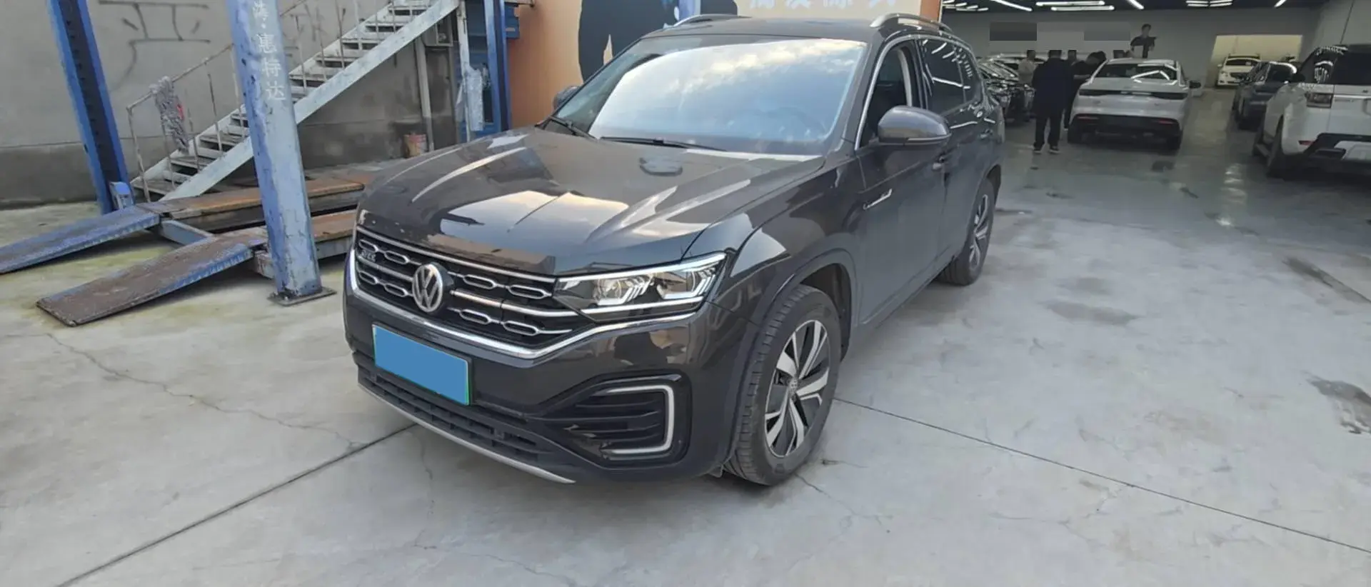 2020 VOLKSWAGEN TAYRON view 1