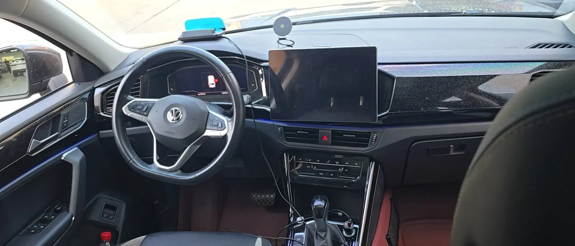 2020 VOLKSWAGEN TAYRON thumbnail 3