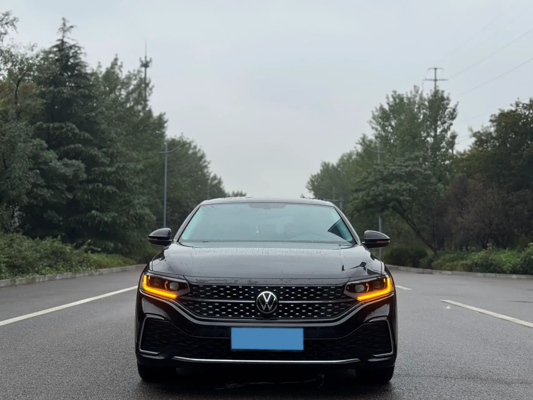 2024 VOLKSWAGEN PASSAT thumbnail 2