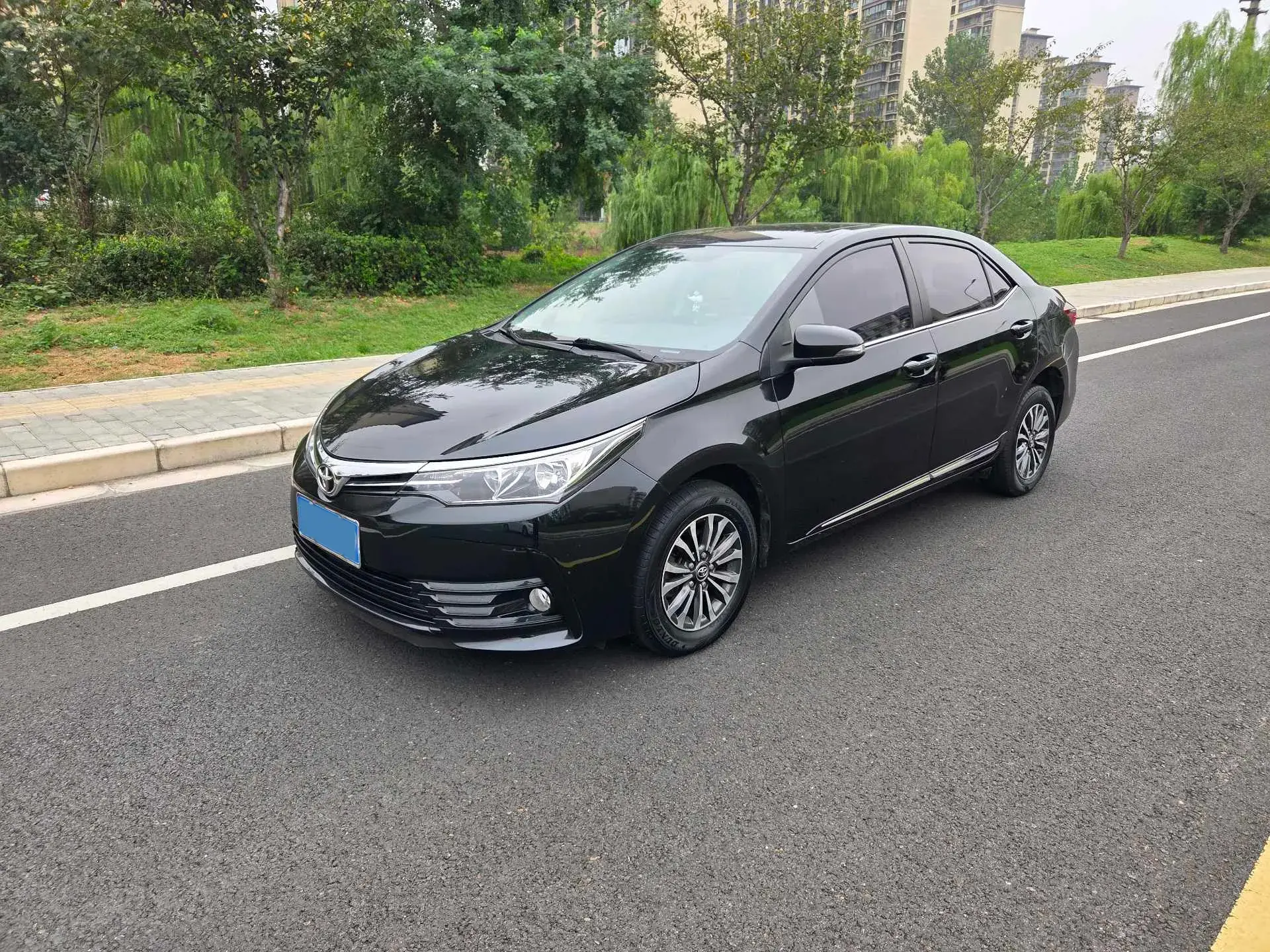 2017 TOYOTA COROLLA view 1