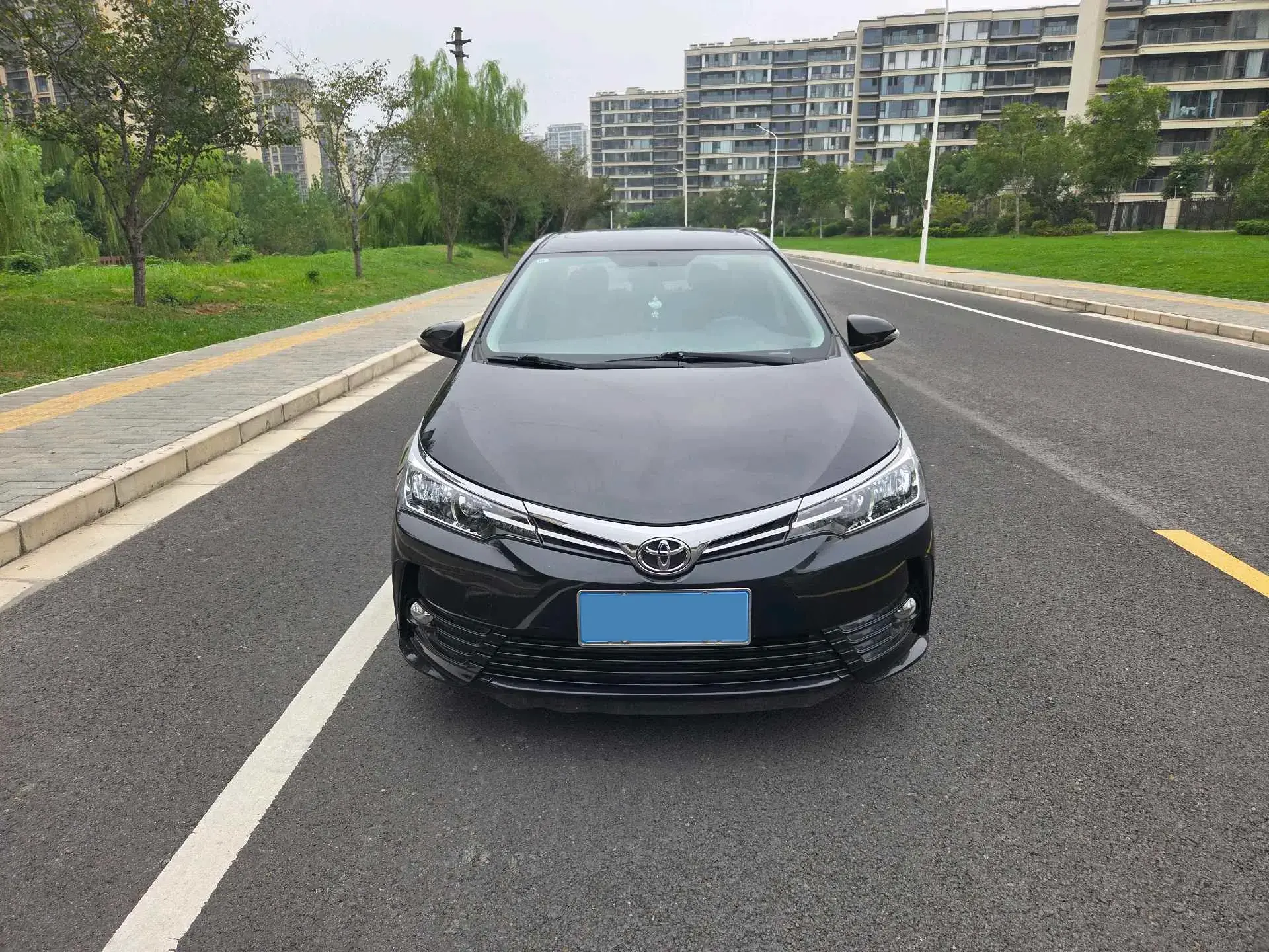 2017 TOYOTA COROLLA thumbnail 2