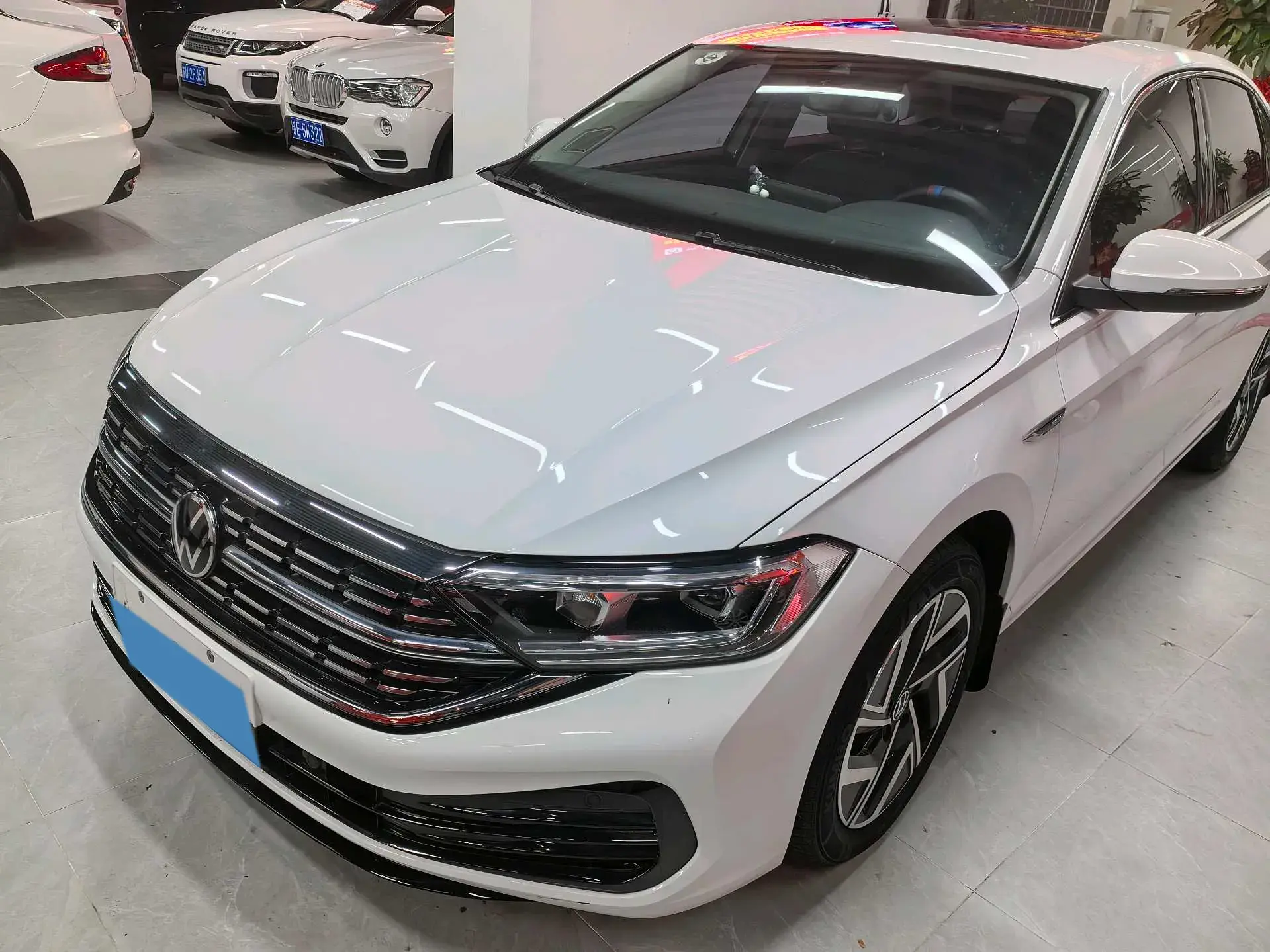 2023 VOLKSWAGEN SAGITAR view 1