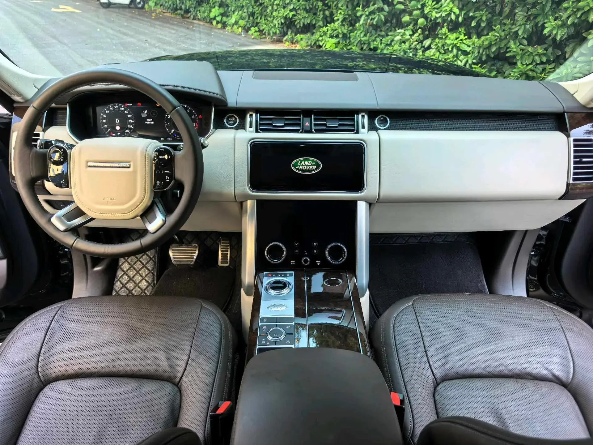 2021 LAND ROVER thumbnail 4