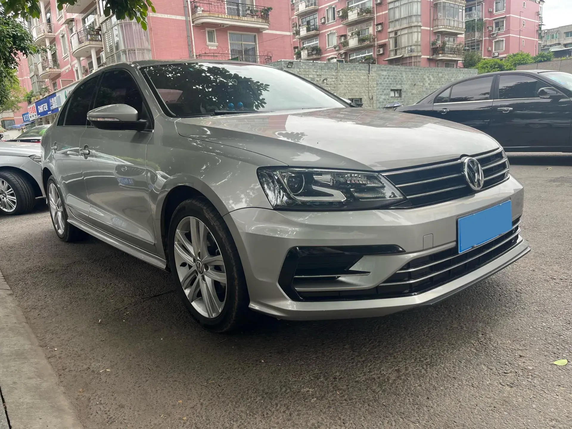 2018 VOLKSWAGEN SAGITAR thumbnail 3