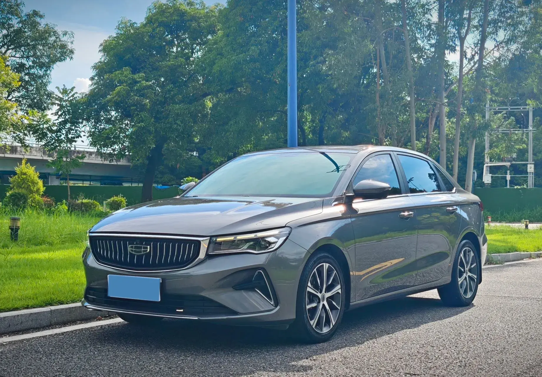2022 GEELY EMGRAND view 1
