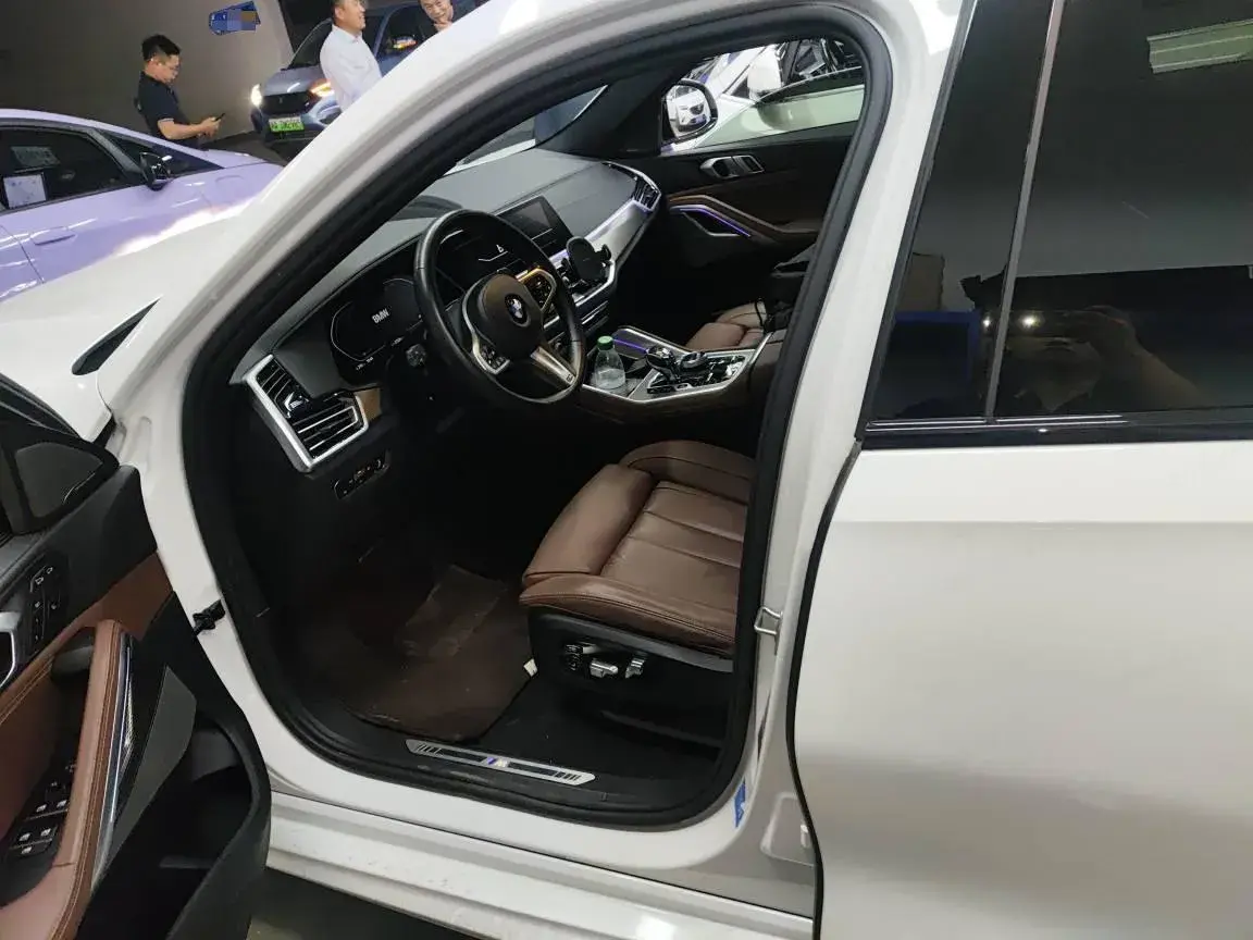 2022 BMW X6 thumbnail 4