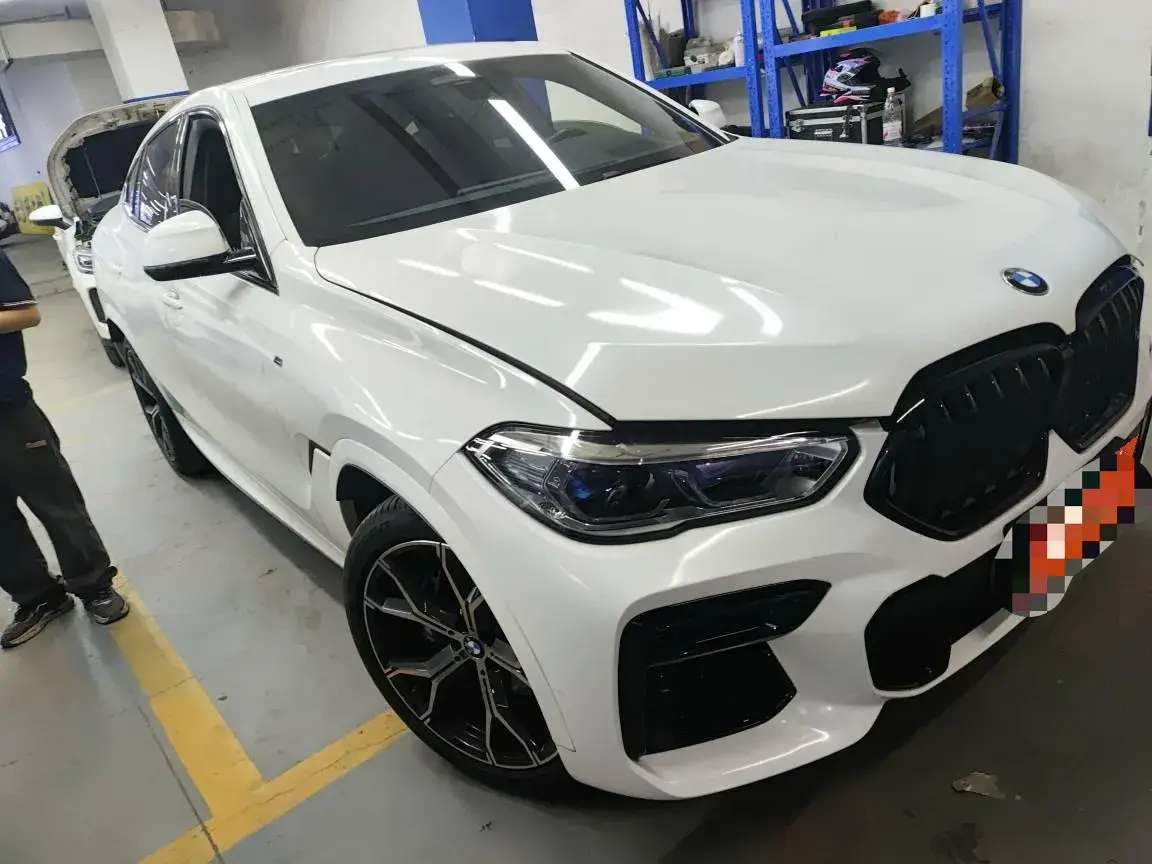 2022 BMW X6 thumbnail 2