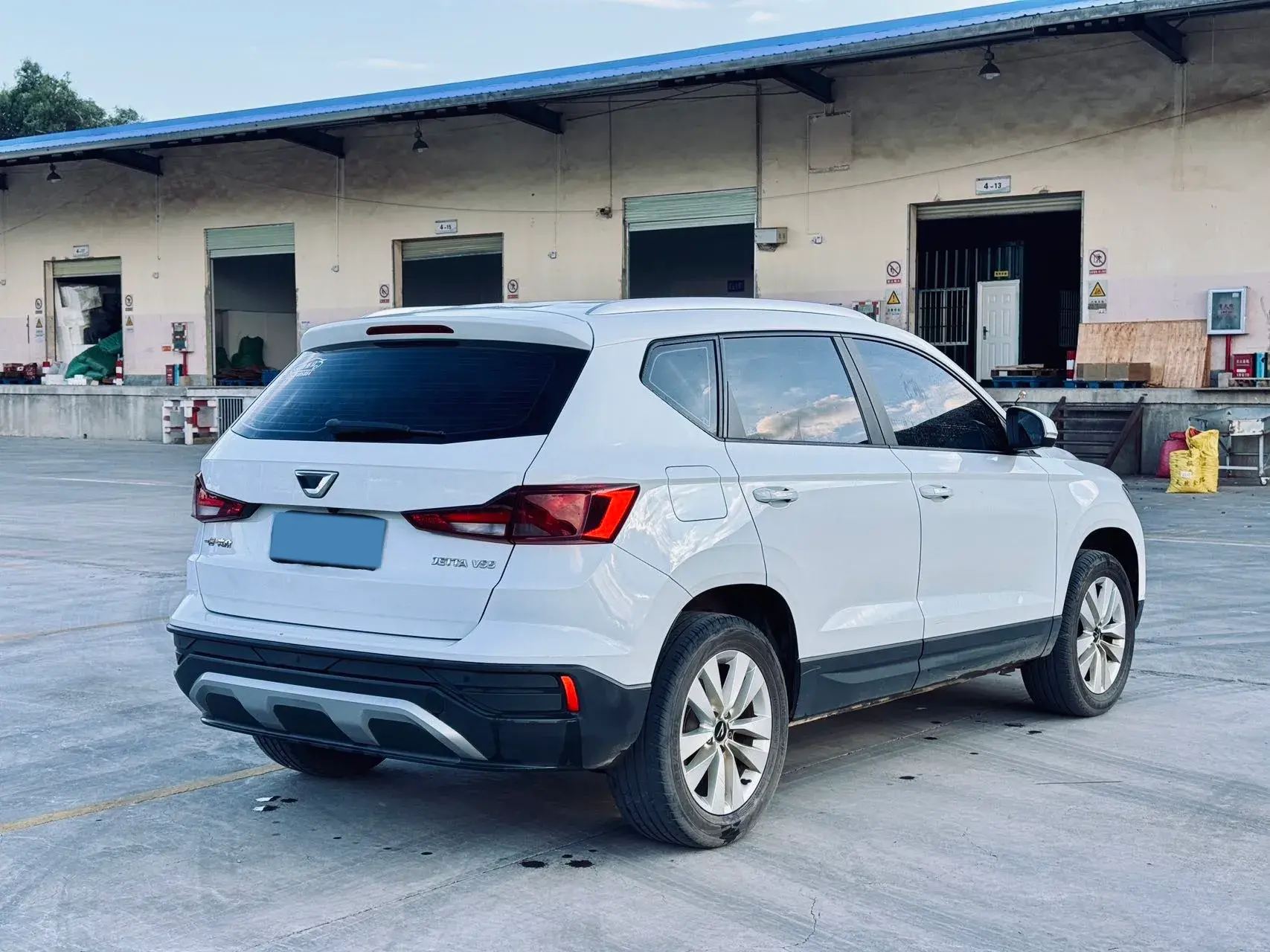 2021 JETTA VS5 thumbnail 4