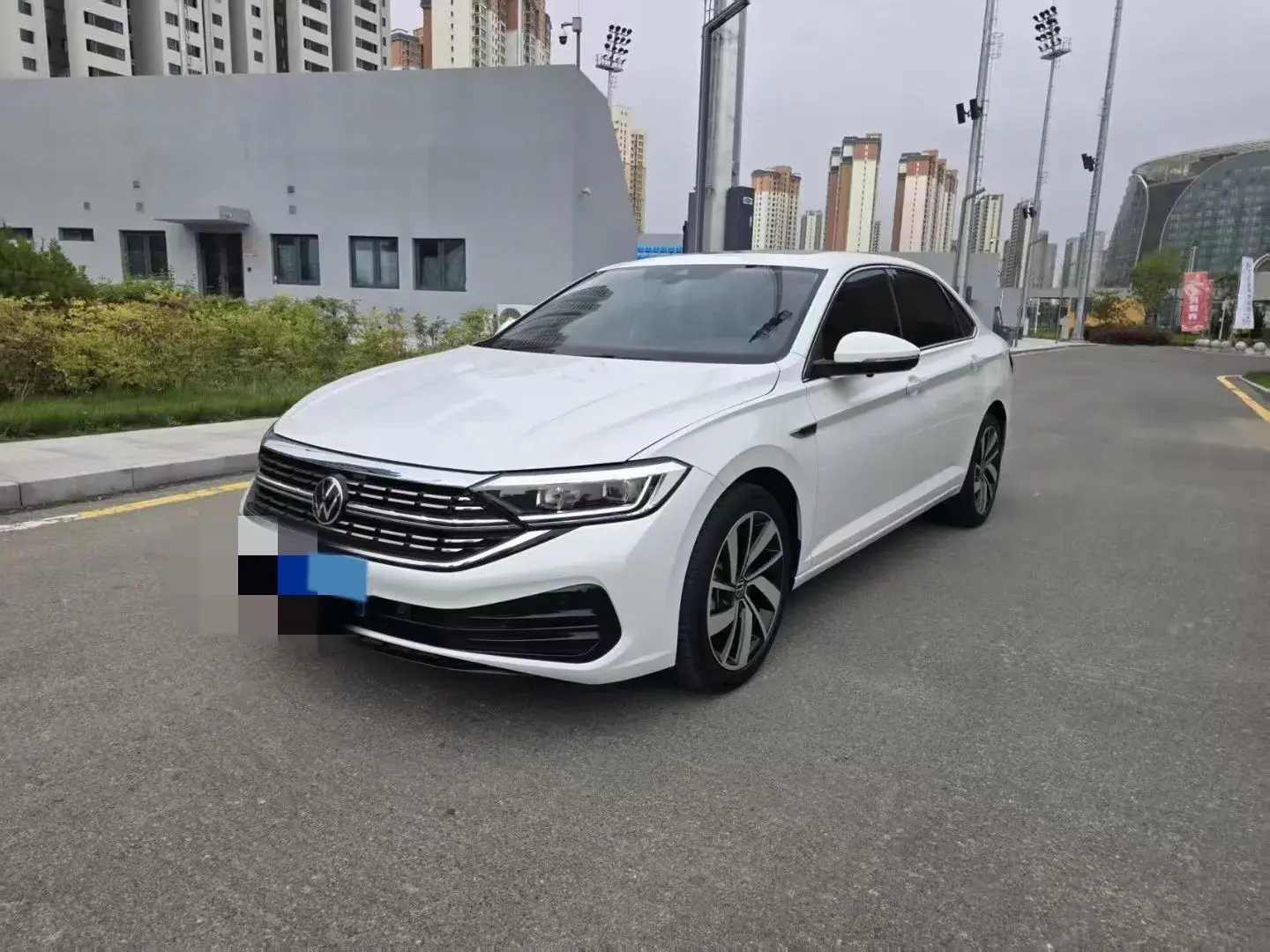 2023 VOLKSWAGEN SAGITAR view 1