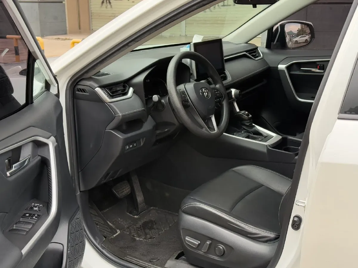 2022 Toyota RAV4 Hybird E+ 2.5L 180HP L4 E-CVT PHEV 15.984KWH,autocango,china used car exporter,china ev exporter,chinese used car exporter,chinese used ev exporter