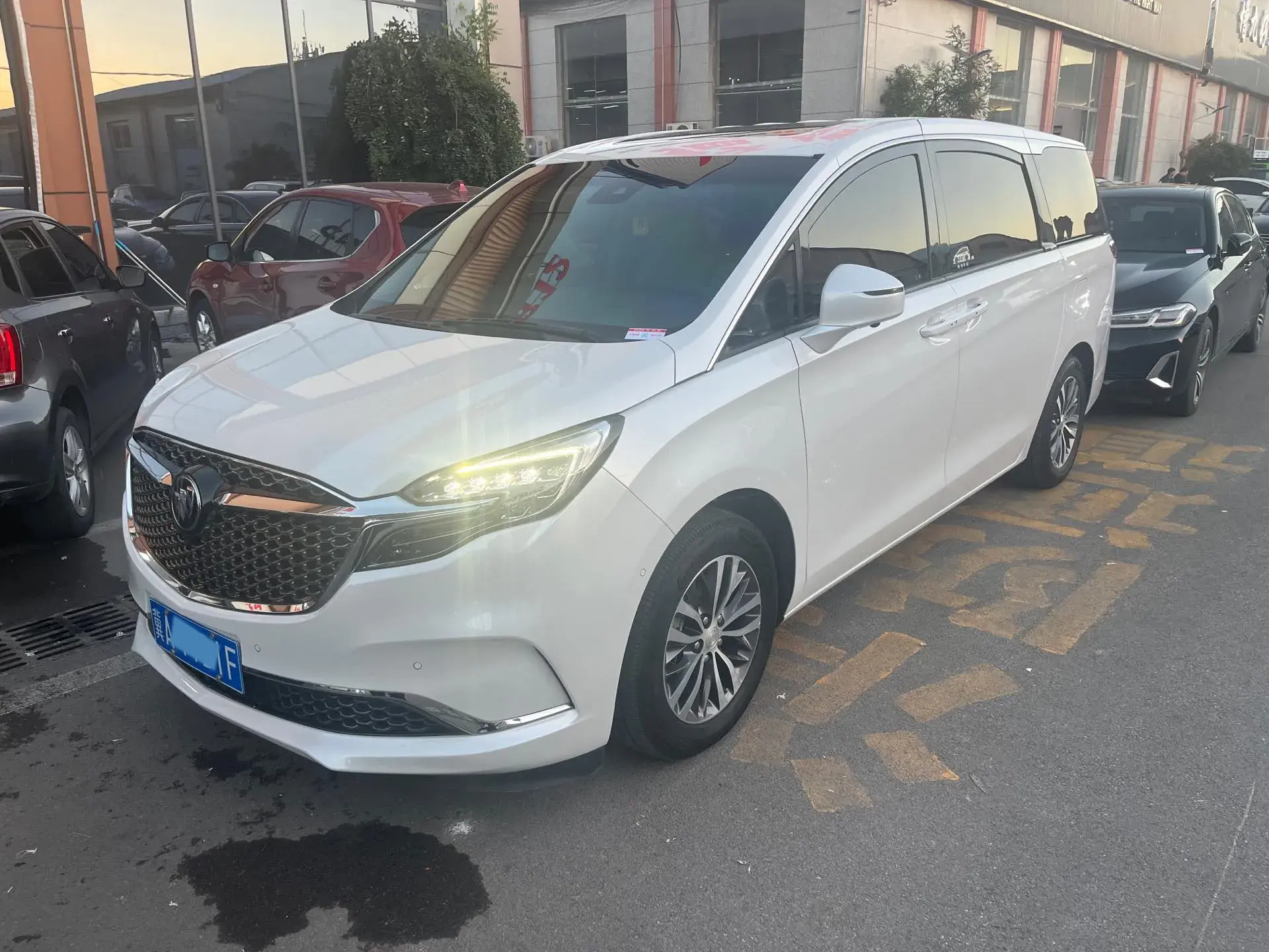 2020 BUICK GL8 view 1