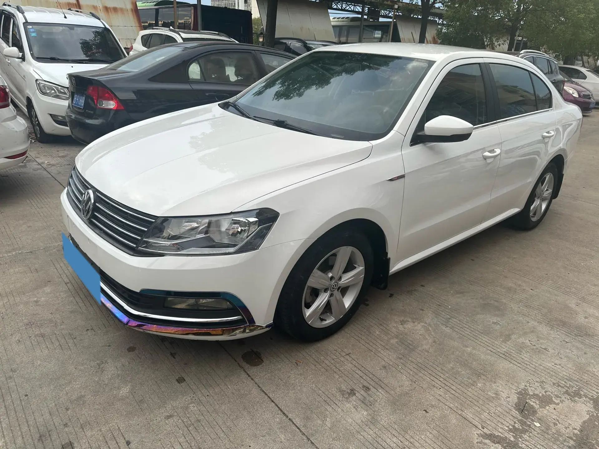 2018 VOLKSWAGEN LAVIDA view 1