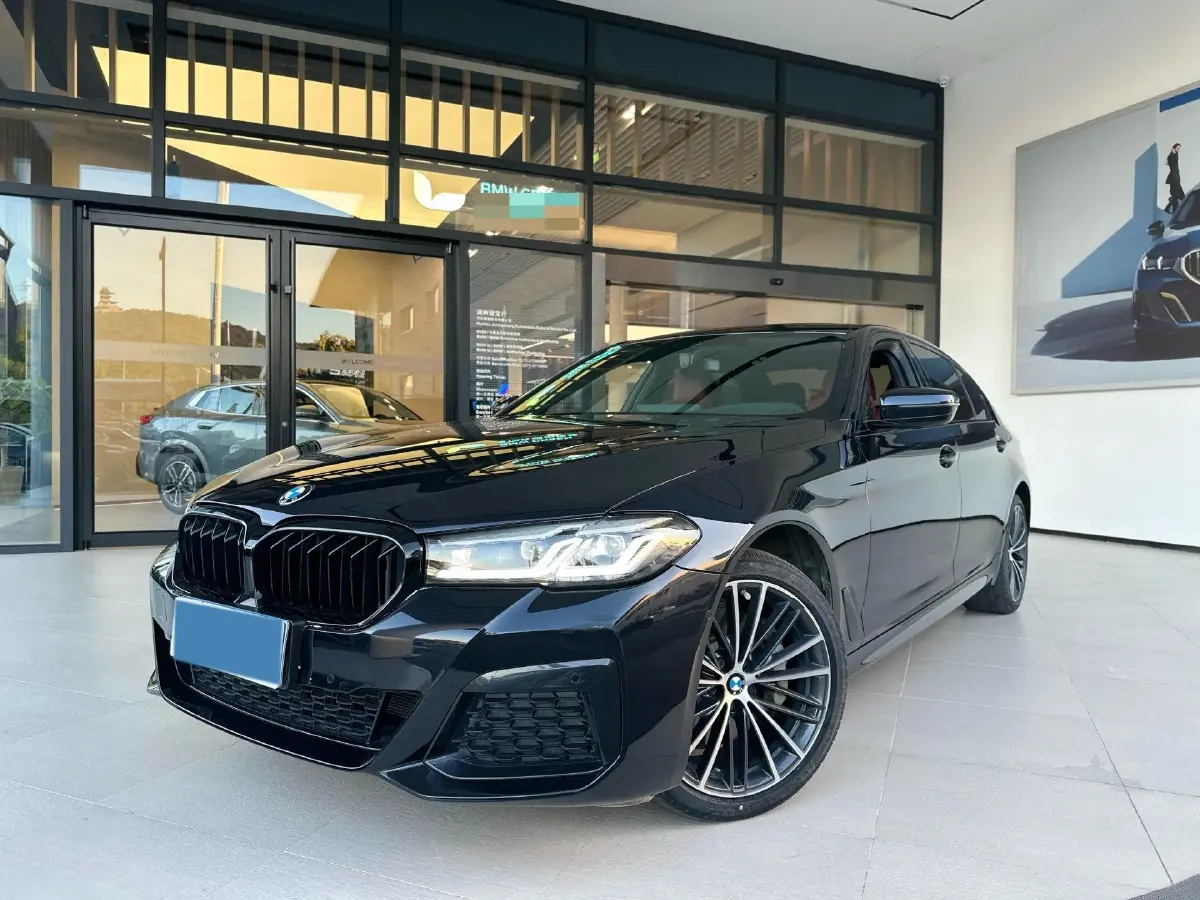 2022 BMW 5 Series 2.0T 252HP L4 8AT