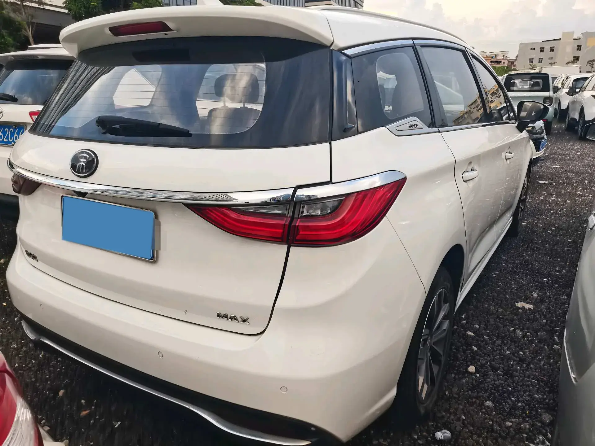 2019 BYD SONG thumbnail 3