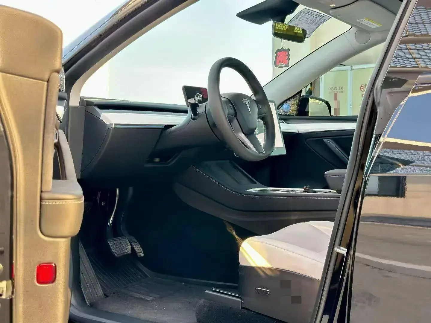 2022 TESLA MODEL thumbnail 4