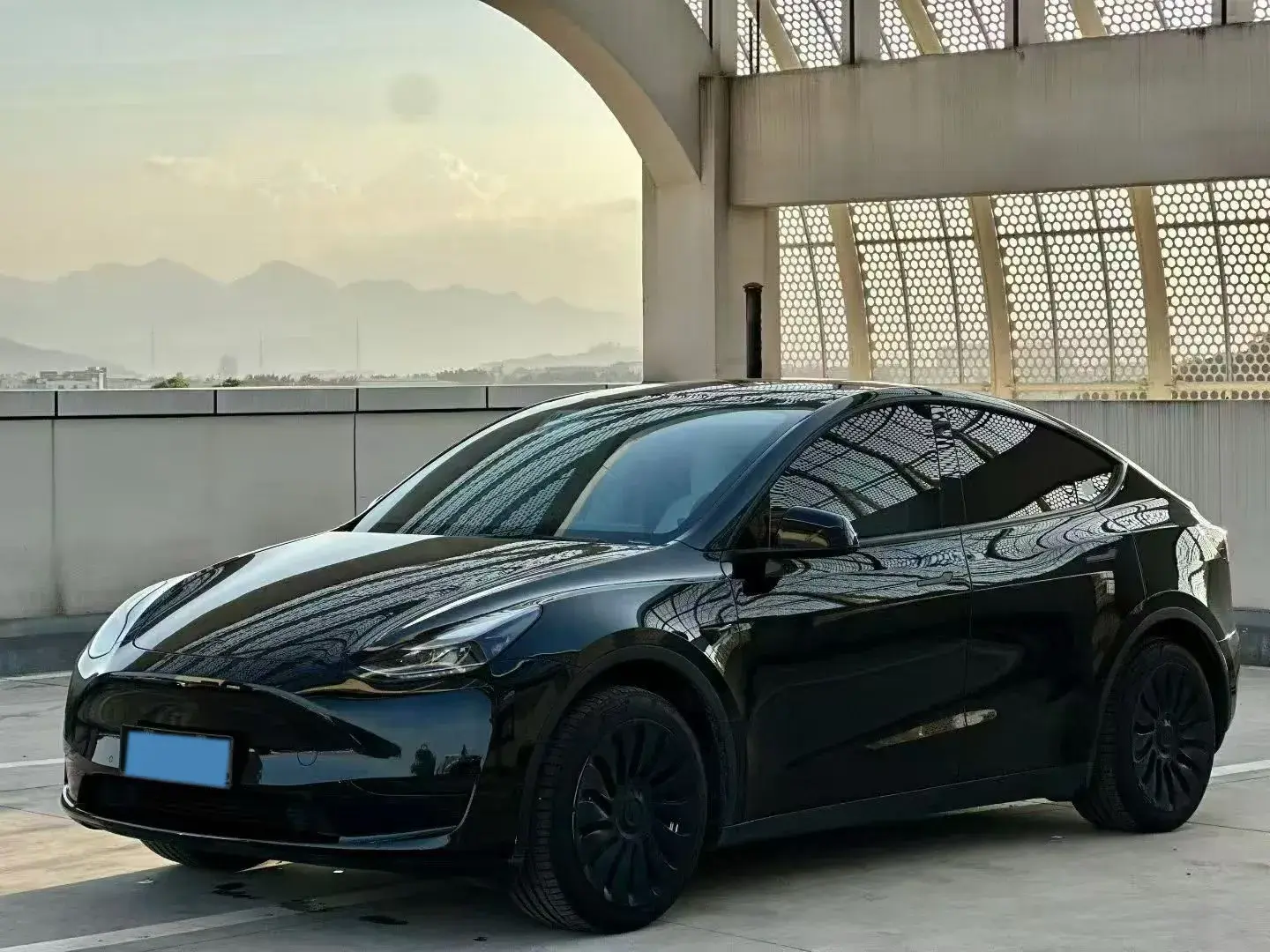 2022 TESLA MODEL view 1