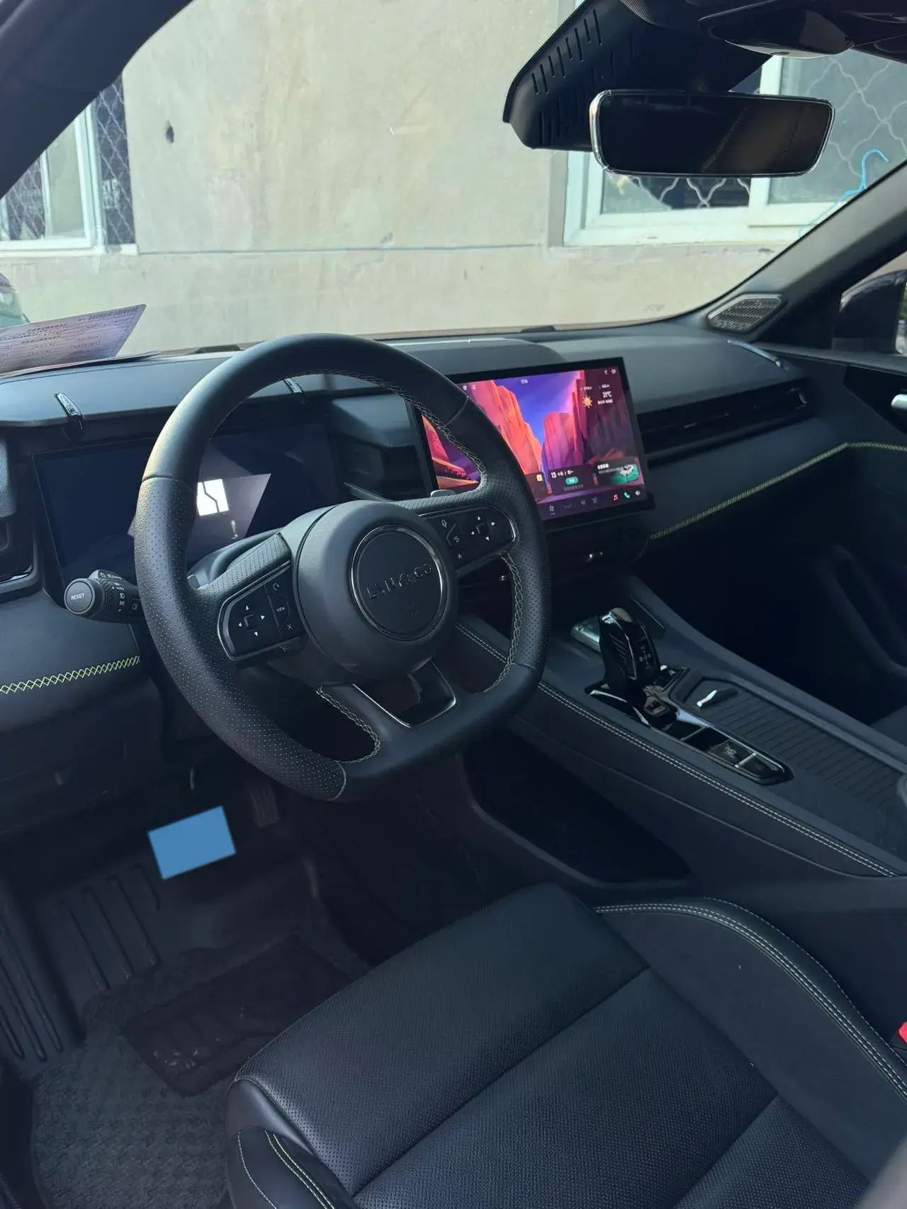 2023 LYNK&CO 03 thumbnail 3