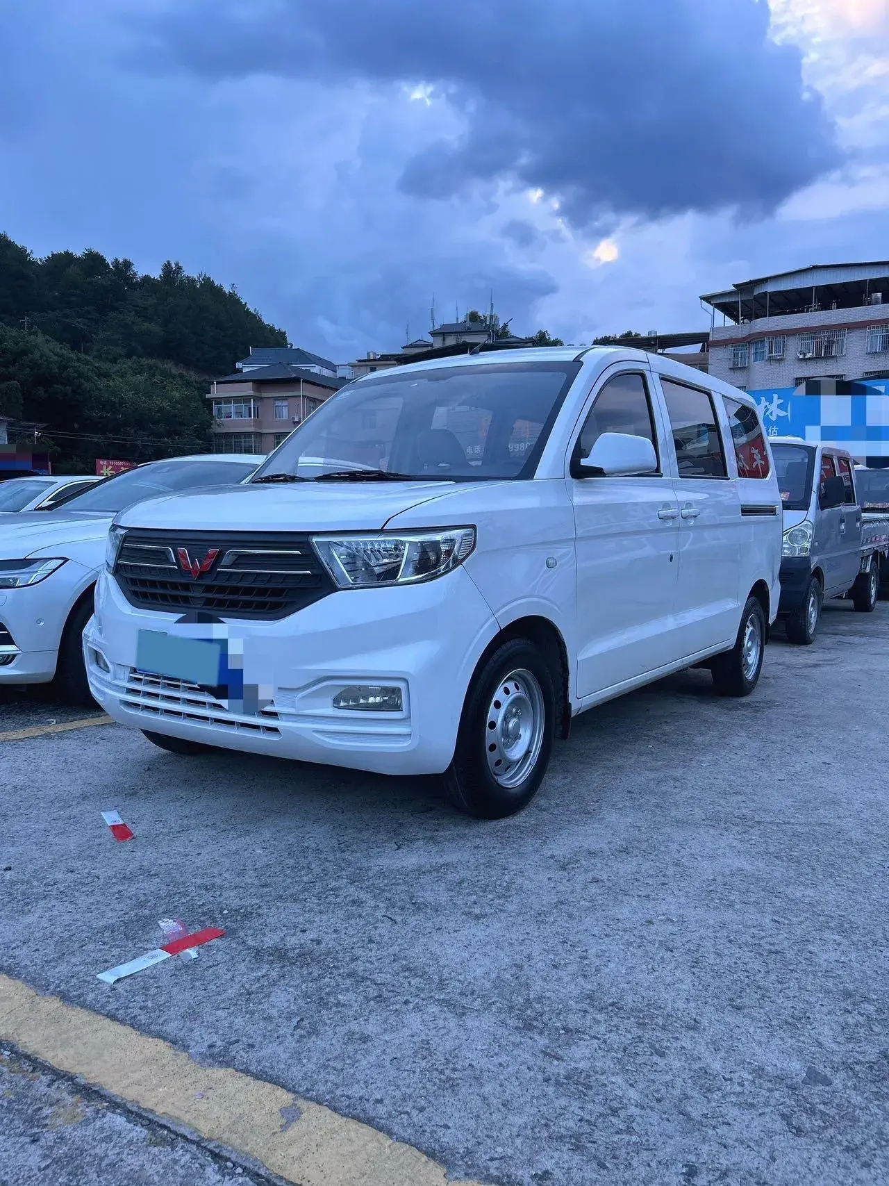 2019 WULING HONGGUANG view 1