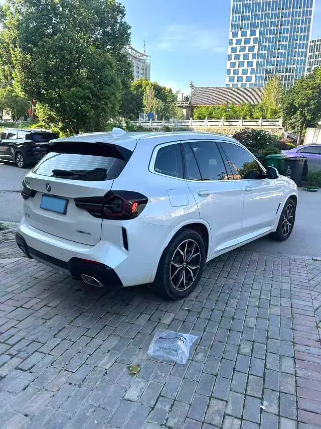 2022 BMW X3 thumbnail 3