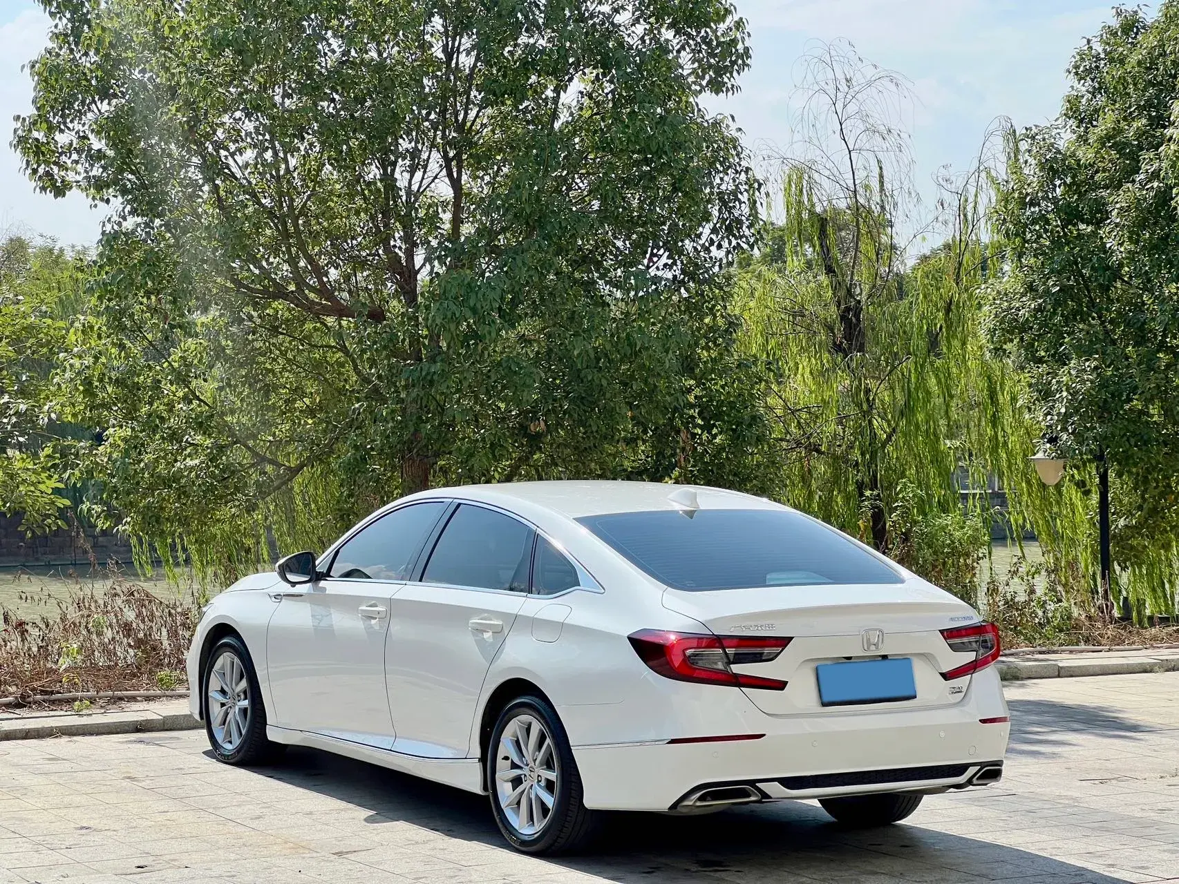 2022 HONDA ACCORD thumbnail 4