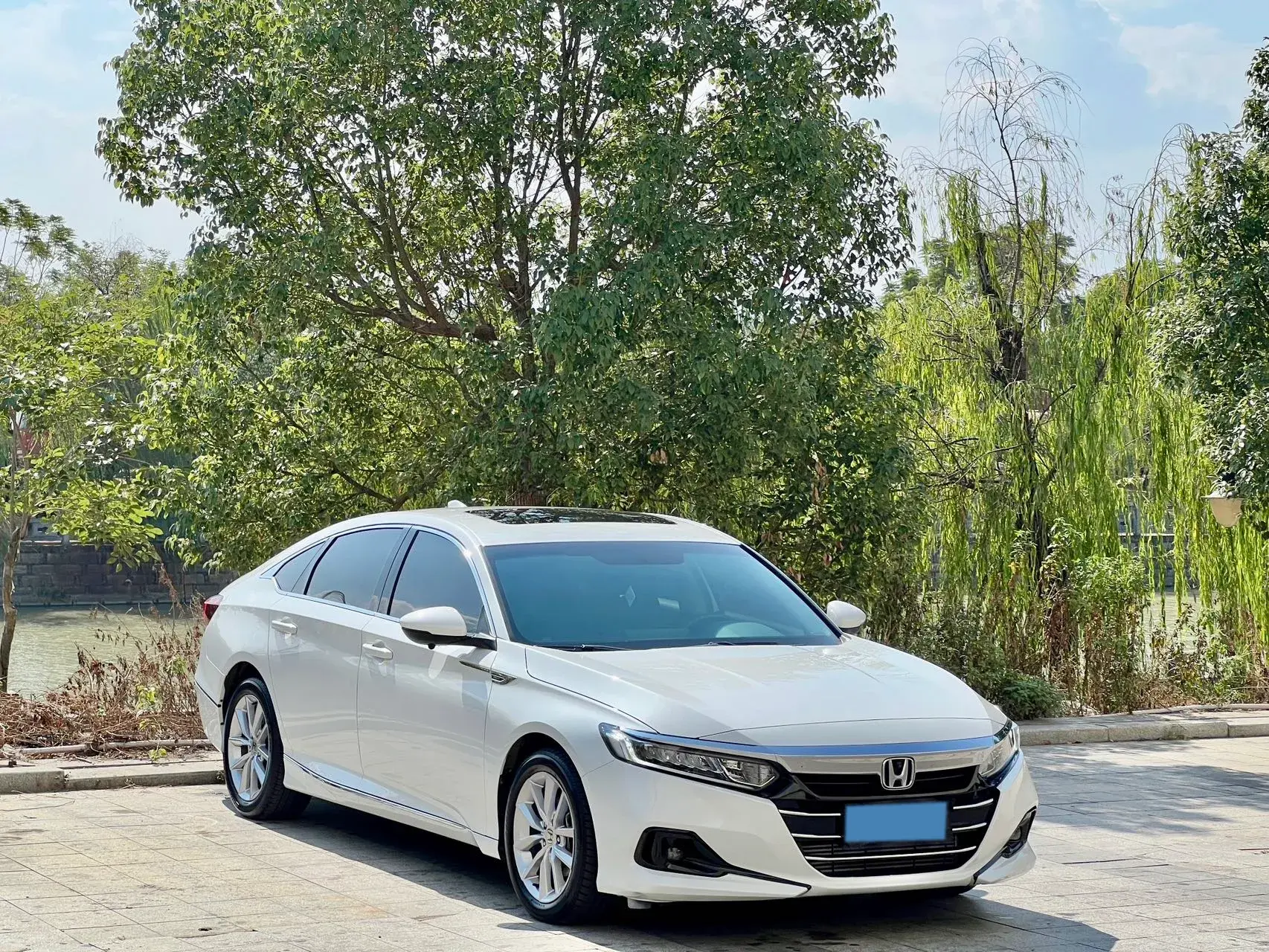 2022 HONDA ACCORD thumbnail 3