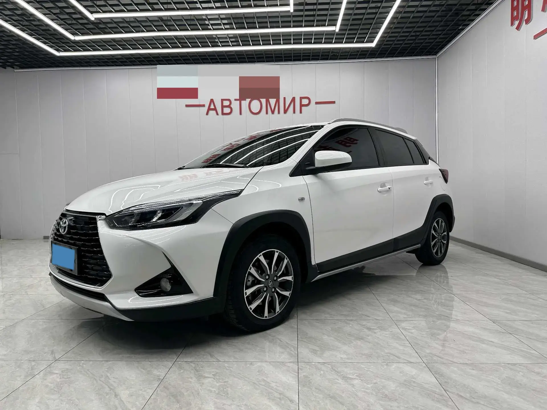 2021 TOYOTA YARIS view 1