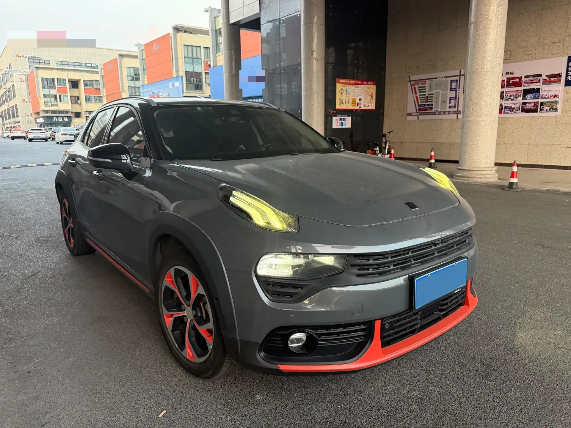 2018 LYNK&CO 02 thumbnail 3