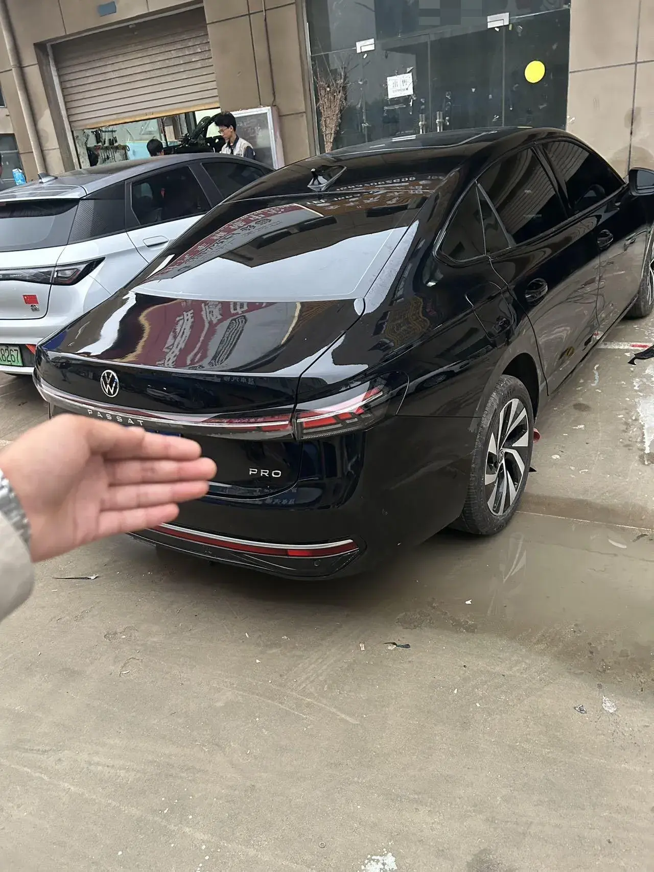 2025 VOLKSWAGEN PASSAT thumbnail 3