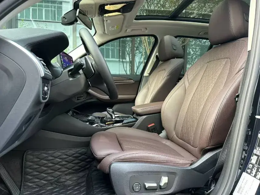 2022 BMW X3 thumbnail 4