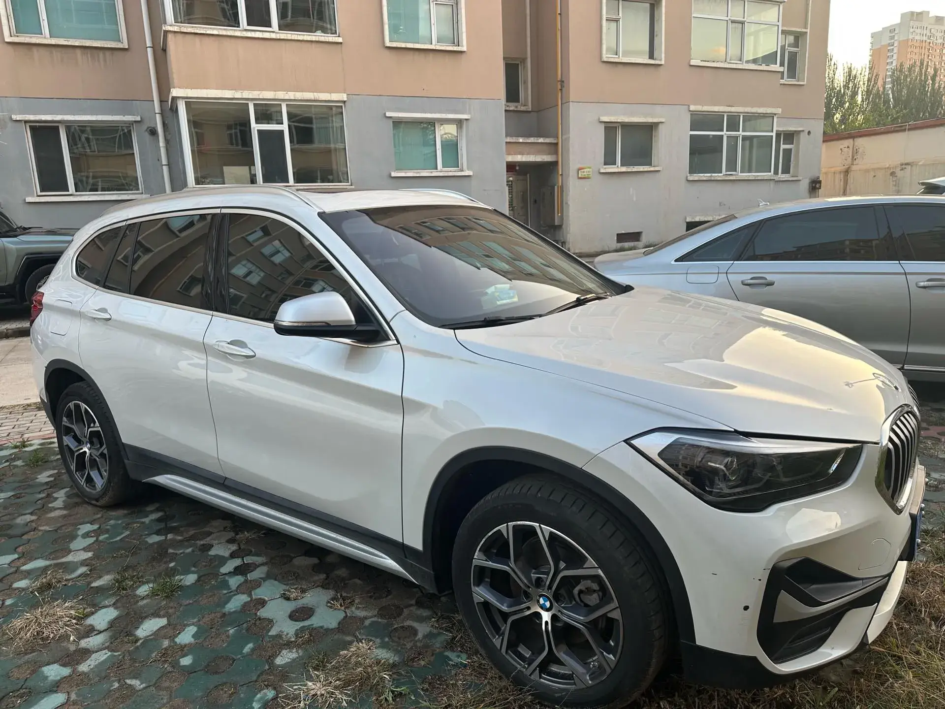 2022 BMW X1 thumbnail 3