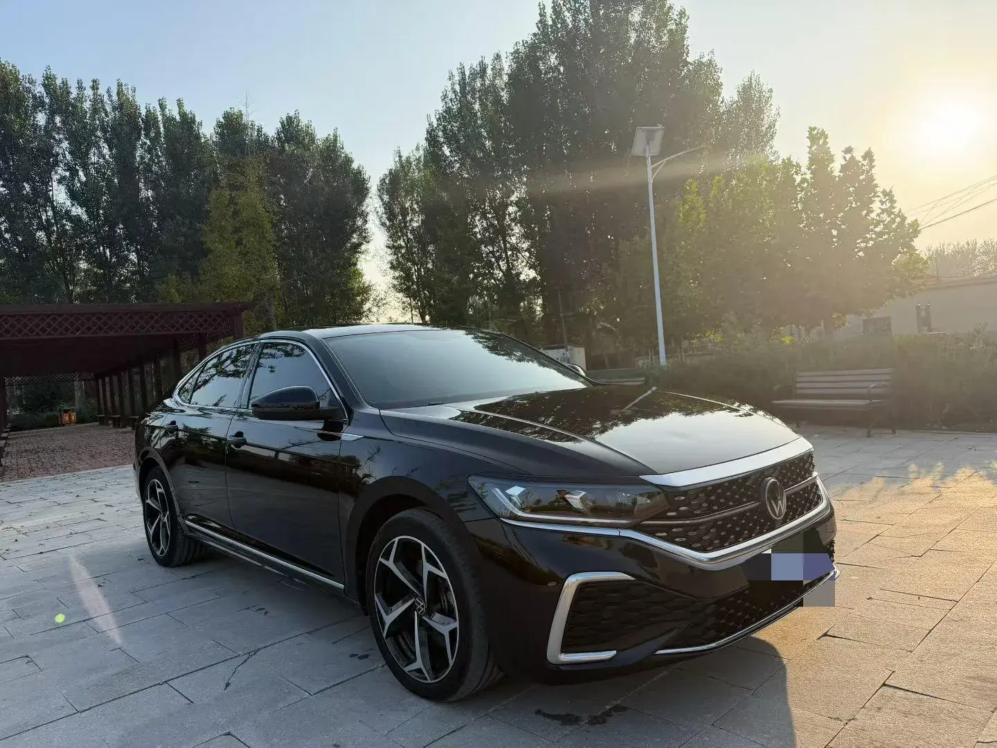 2023 VOLKSWAGEN PASSAT thumbnail 3