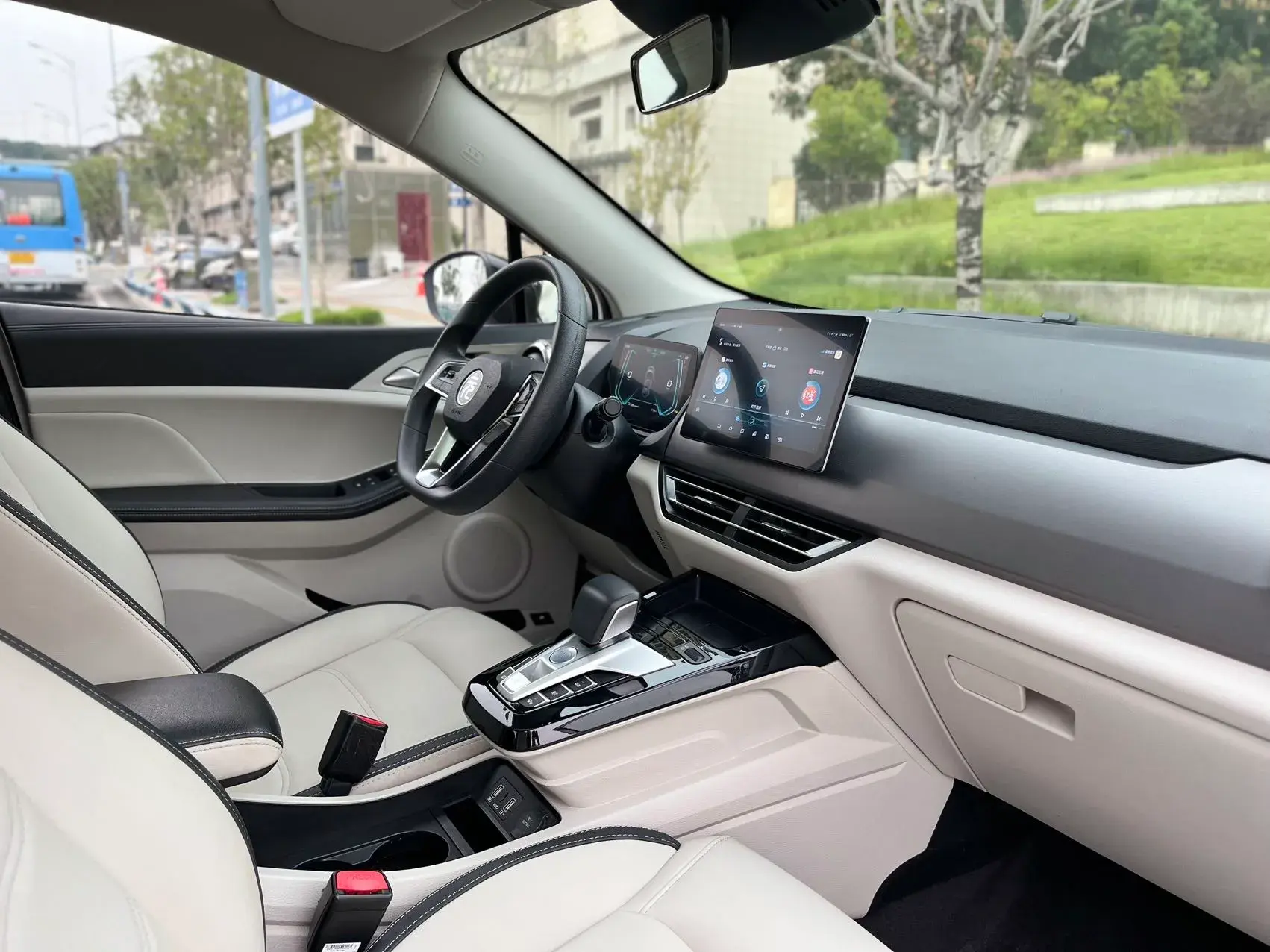 2021 BYD YUAN thumbnail 4