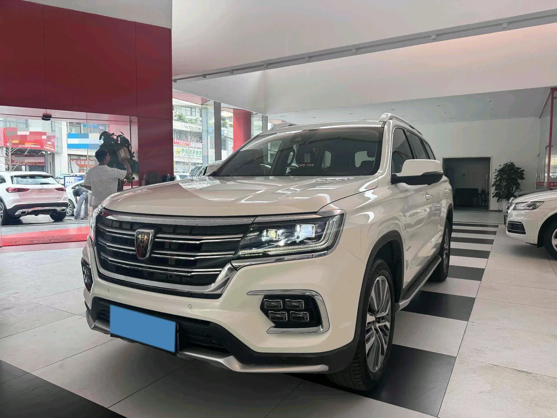 2019 ROEWE RX8 view 1