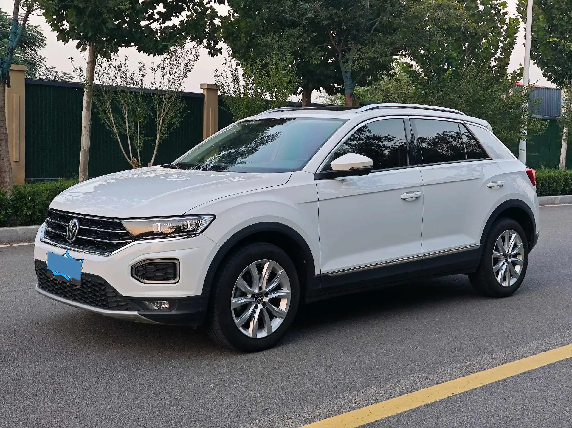 2021 VOLKSWAGEN T-ROC view 1