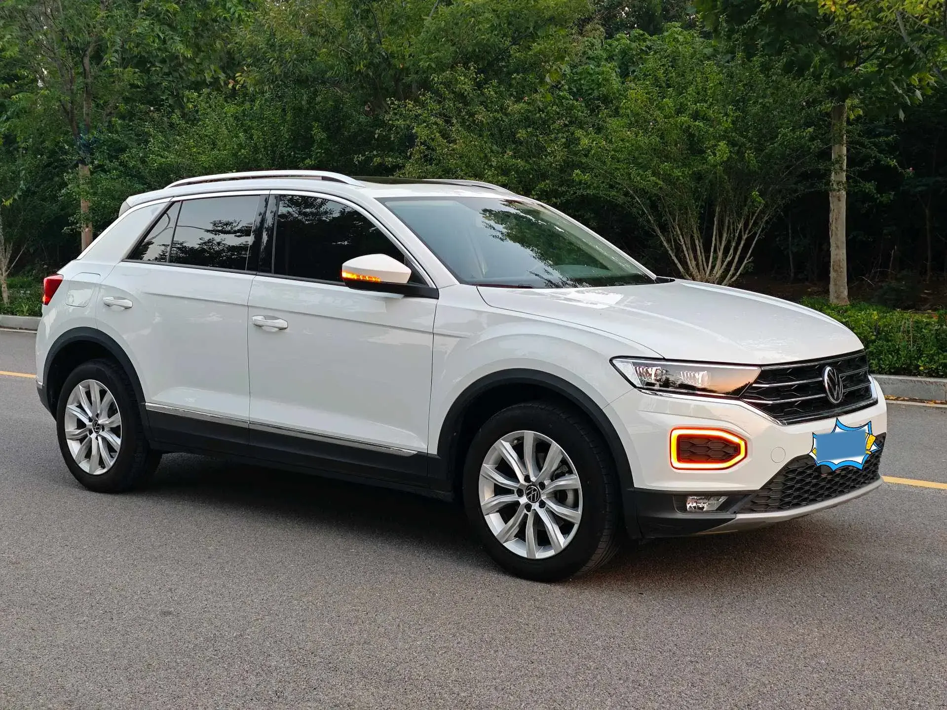 2021 VOLKSWAGEN T-ROC thumbnail 2