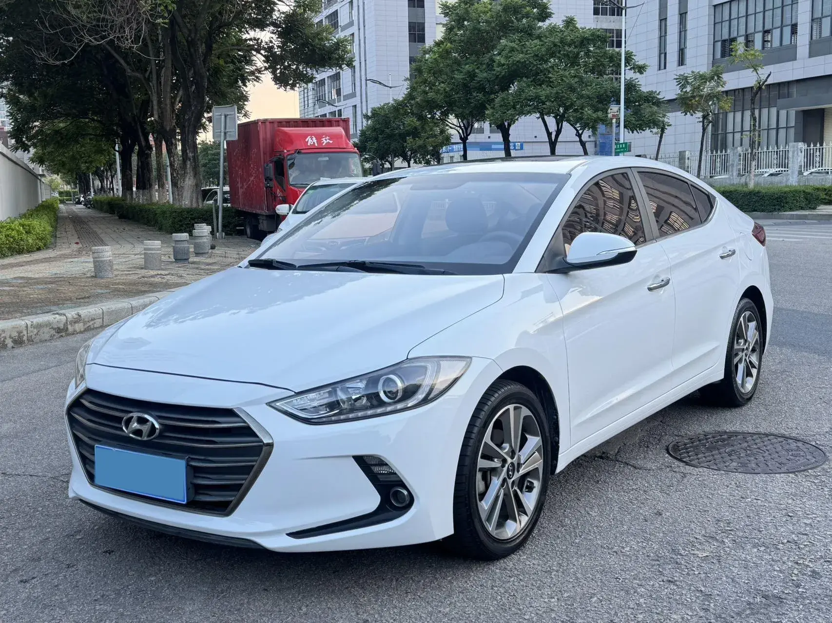 2016 HYUNDAI ELANTRA view 1