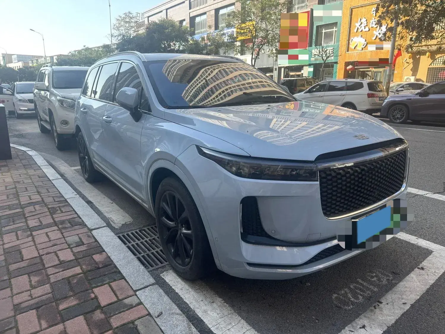 2020 LI ONE thumbnail 3