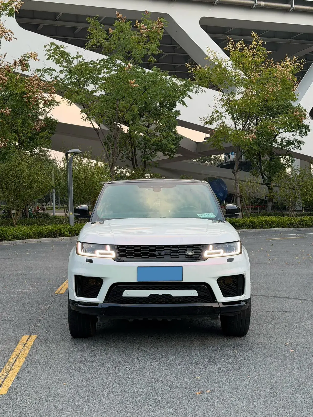 2018 LAND ROVER thumbnail 2
