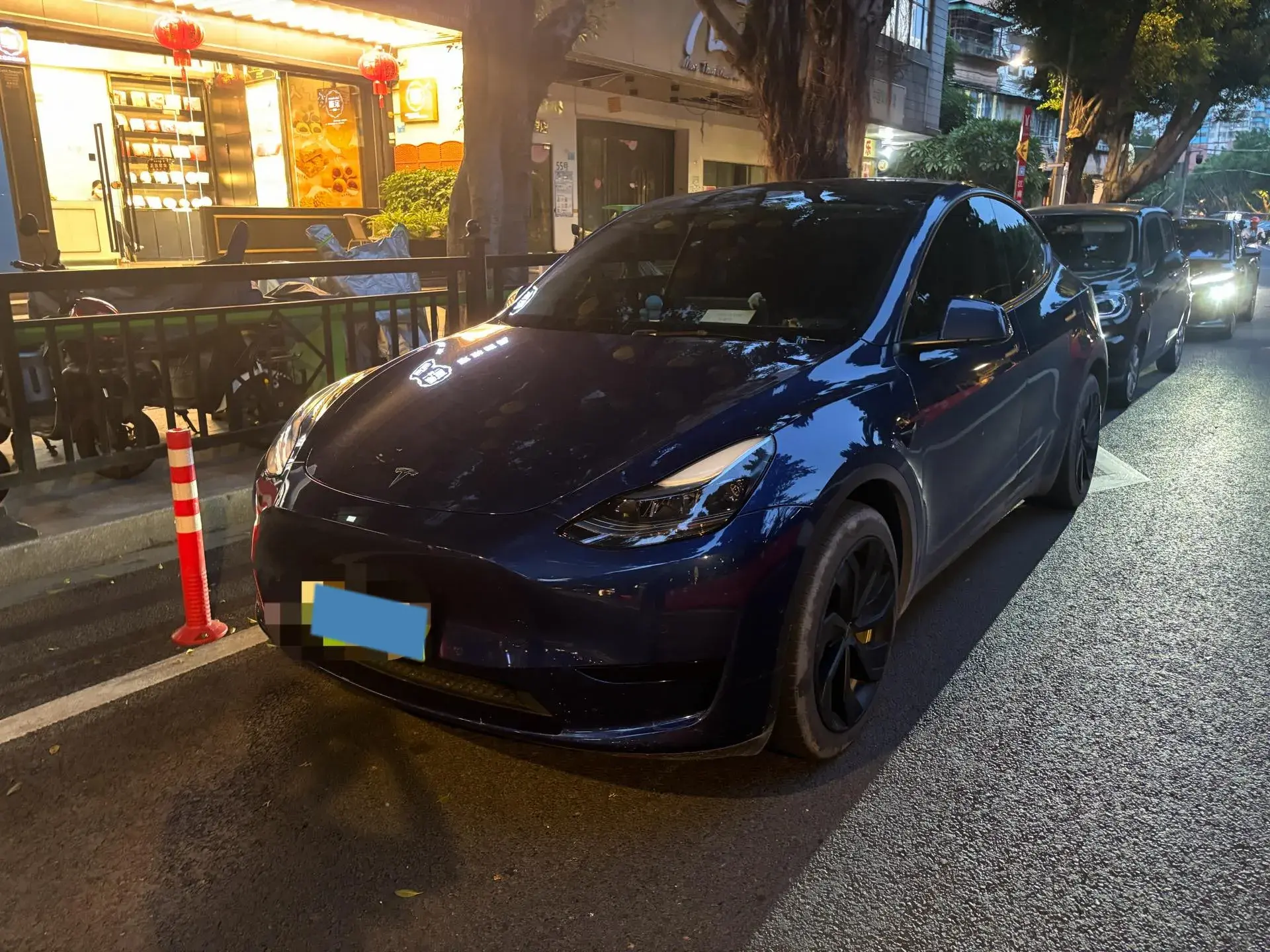 2022 TESLA MODEL view 1