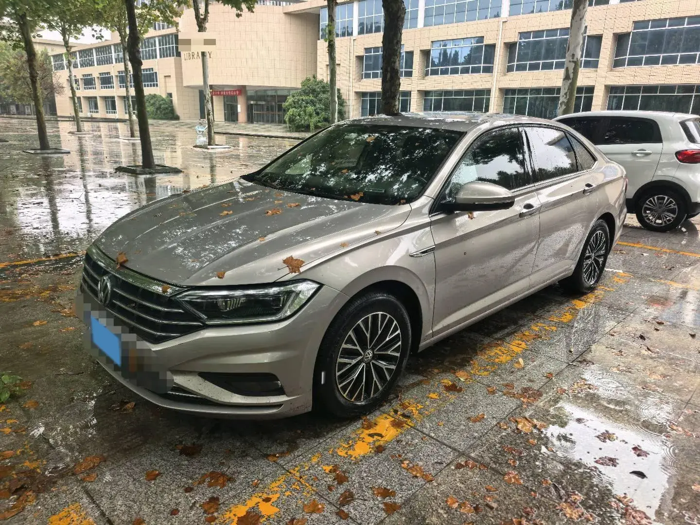 2019 VOLKSWAGEN SAGITAR view 1